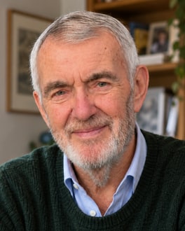 Maurice Jones, online Maths and Physics tutor.